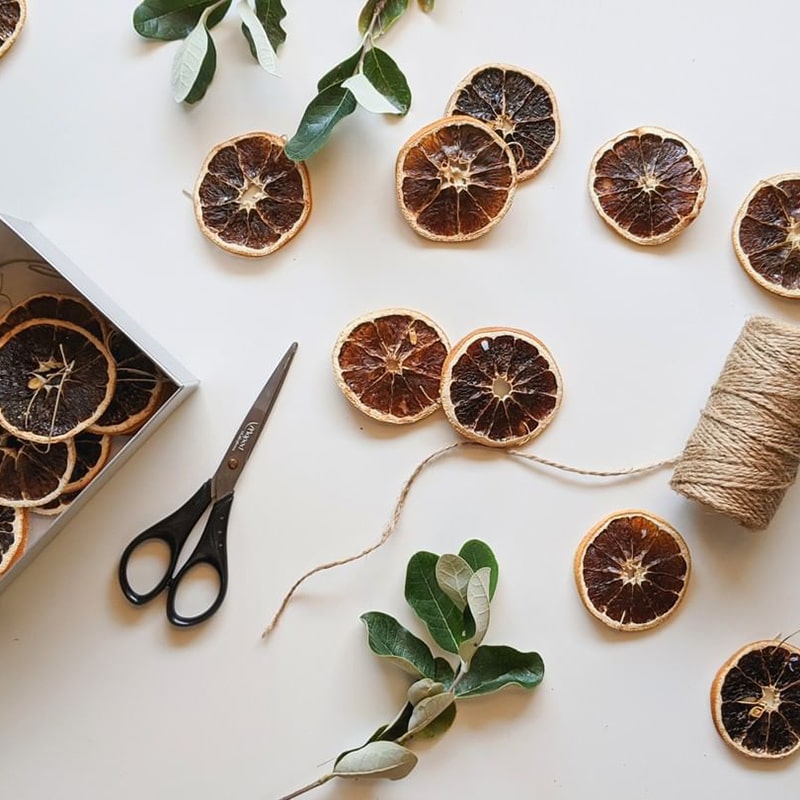 Holidays Go Zero Waste - dried oranges as decoration