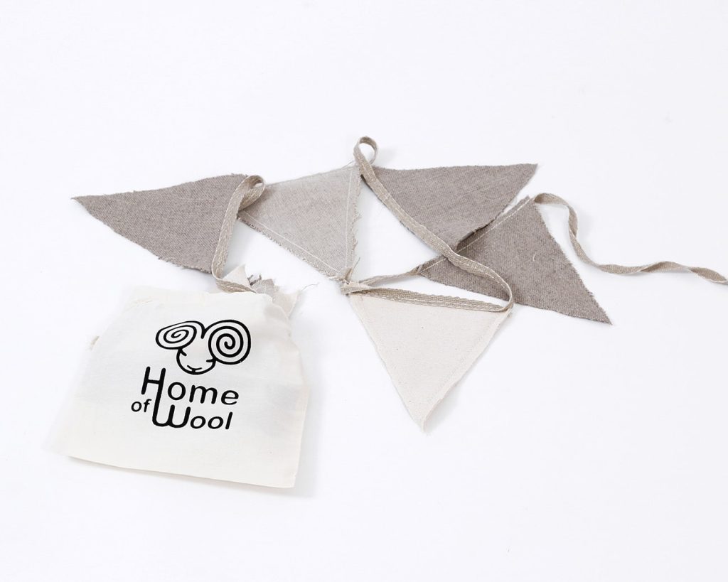 Kids festive flags with storage bag