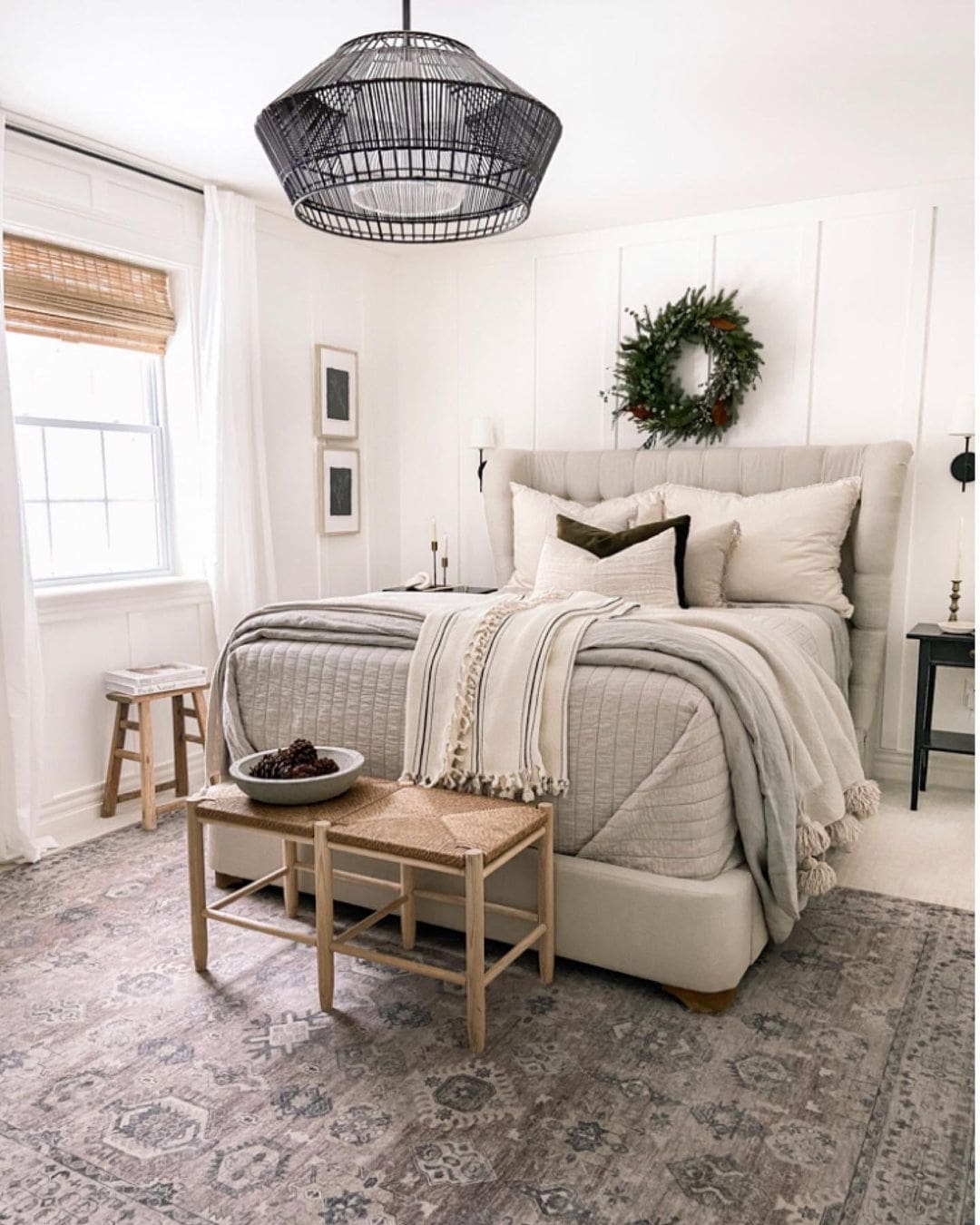 Bedroom Ideas for Couples - centerpiece bed